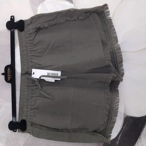 BB Dakota / Steve Madden Linen Bend  Shorts Size Medium Nwt ❤️